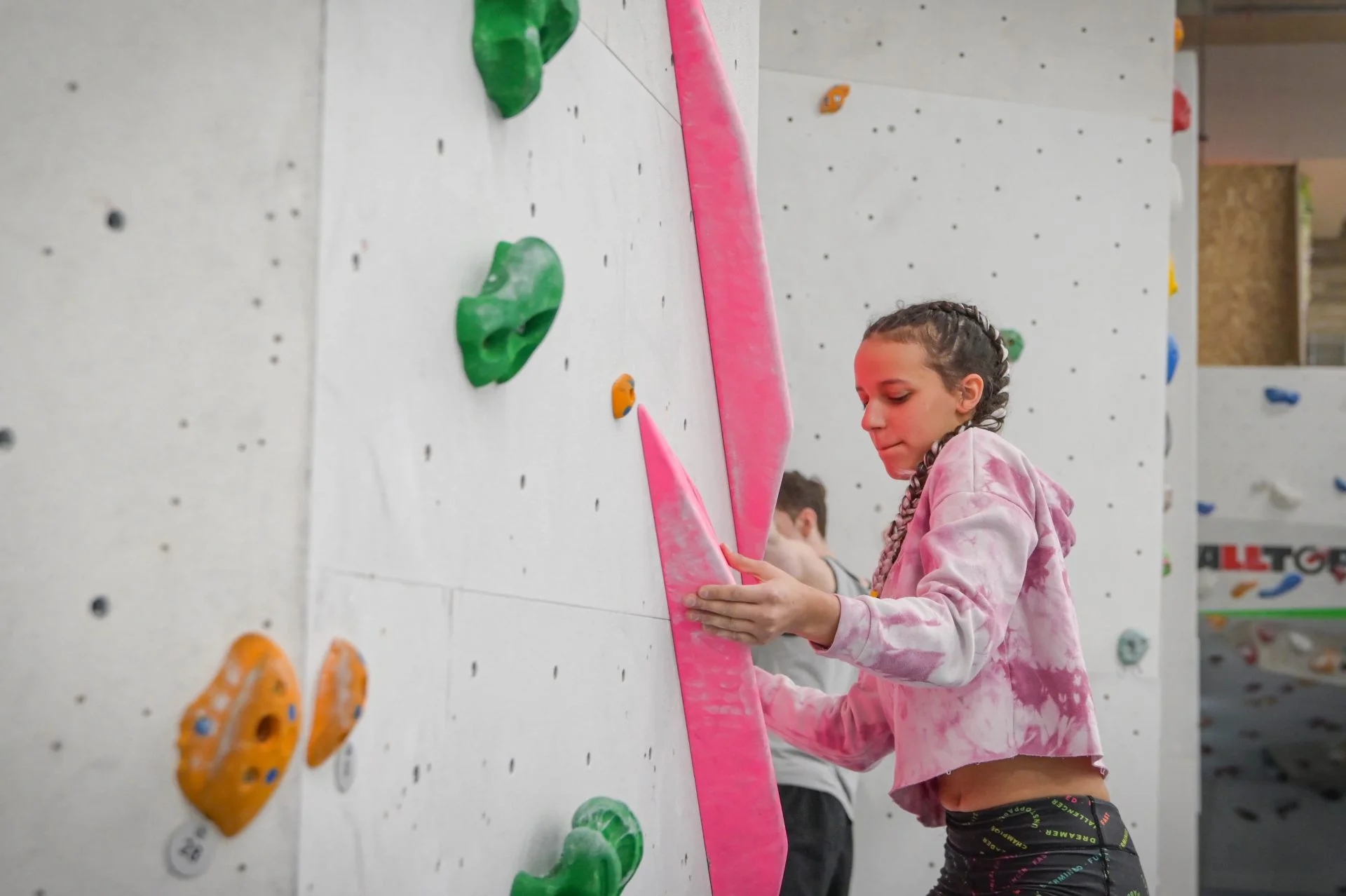 junior bouldering at croywall